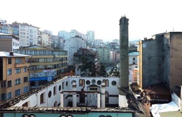 Tokyo nfusunu dnrseniz bu binann nasl bir dnce ile tasarlandn da tahmin edebilirsiniz. Kapsl yap iindeki her bir modl taklabiliyor ve gerektiinde deitirilebiliyor.