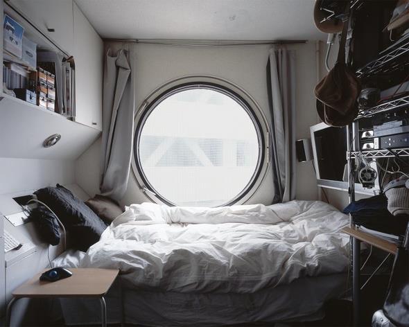 Nakagin Kapsl Kulesi de bunun bir rnei olarak tannyor. Bu fikirler ilk kez 1960&#8217;da, Dnya Tasarm Konferans&#8217;nda ortaya kt. Dinamik ehir ve kltrleraras ynlerden dolay nem tayan bu tarz metabolist yaplar bilim adamlar, mimar ve tasarmclarn da dikkatini ekiyor.