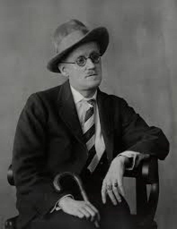 JAMES JOYCE    <br>    20. yzyl edebiyatn derinden etkileyen rlandal yazar James Joyse de listede kendine yer bulan edebiyatlardan.