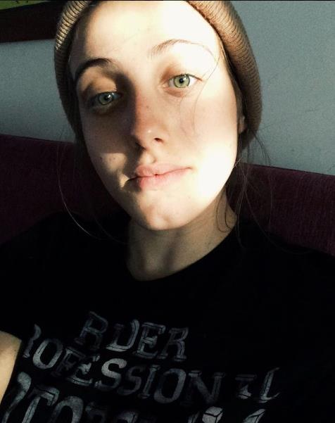 TE BRA DEVEL'NN KARDE DLARA DEVEL; Dilara Develi Hacettepe niversitesi rencisi.