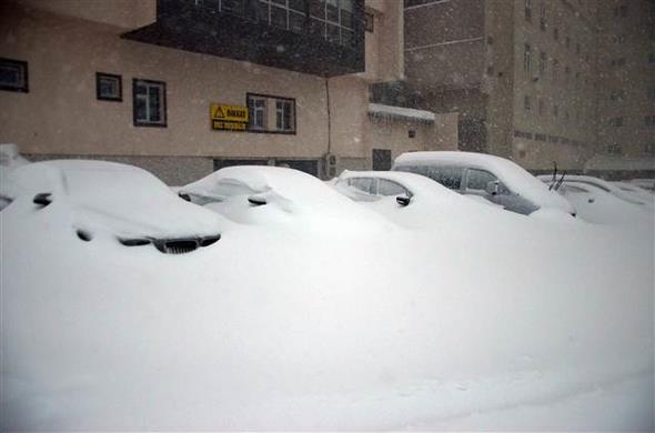 Uluda'da kar yann bugn de etkili bir ekilde devam edecei gece hava scaklnn eksi 12 dereceyi bulaca belirtildi.