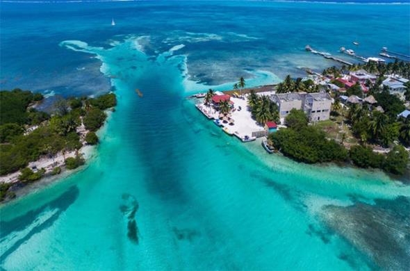 <p>53 Belize</p>  <p>  Nfusu: 383,200</p>  <p>  52 Bahamalar</p>  <p>  Nfusu: 353,658</p>