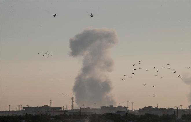 Genelkurmay Bakanl, Suriye'nin kuzeyindeki Afrin blgesinde PYD-YPG'ye ynelik balatlan "Zeytin Dal Harekat"nn saat 17.00'den itibaren baladn duyurdu.