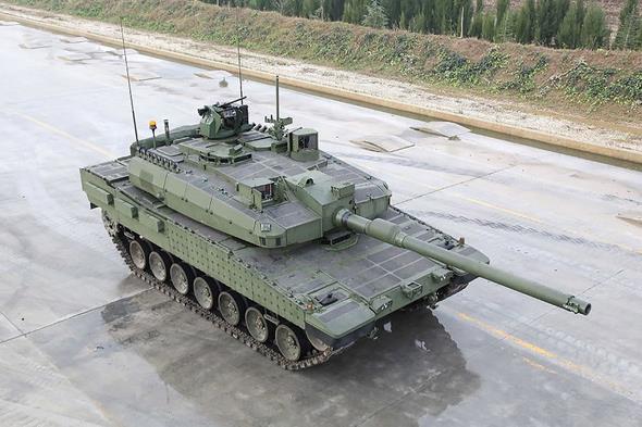 YZDE 100 MLL TANK ALTAY    Otokar tarafndan retilen Trkiye'nin ilk Milli Ana Muharebe Tank Altay&#8217;n tasarmnda, Trk Silahl Kuvvetleri&#8217;nin gerekletirebilecei her trl harekat artlar ve katlm salayaca BM/NATO harekatlarnn ihtiyalar gz nnde bulunduruldu.