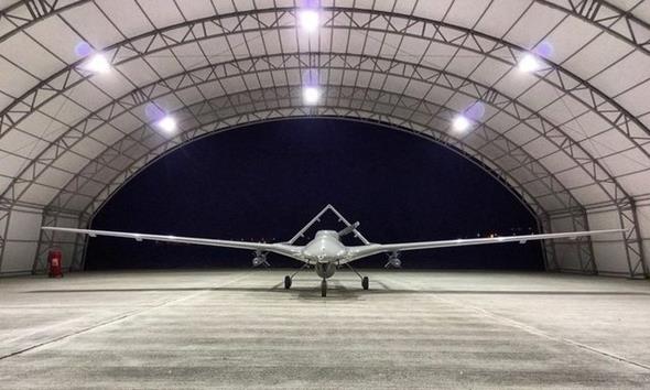 Bayraktar TB2  <br>  Trk Silahl Kuvvetleri (TSK) envanterine giren ilk Milli nsansz Hava Arac Bayraktar TB2, yaklak bir yldr sren almalar sonunda silahlandrld. Silahlandrlmasyla birlikte terrle mcadelede etkin bir rol stlenen Bayraktar, ilk katld operasyonda 5 terristi etkisiz hale getirmiti.