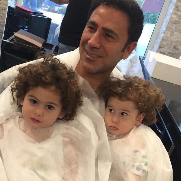 bir de ikiz ocuklar oldu. Onlarla birlikte ocuk says 8'e ulat. Son ocuu ise Hamza isminde bir erkek bebek oldu ve say artk 9.