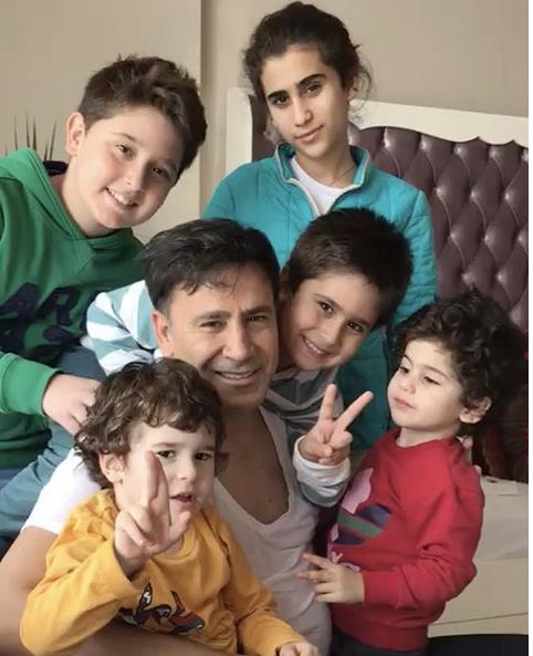 zzet Yldzhan'n Suriyeli Gizem Hanm'dan da 2005 ylnda Sevgi isminde bir kz oldu.