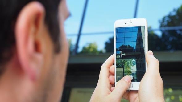 Kamera<br>    Kamera da arka arkaya fotoraflar ektiimizde elbette arj abuk tkeniyor.