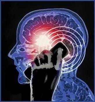 Cep telefonunun kulland dalgalar da bu gruba dhildir. Yksek derecede iyonlatran radyasyona maruz kalmak kanser riskini arttrabilir, ancak iyonlatrmayan radyasyona youn olarak maruz kalnsa bile ancak ortaya kan sdan dolay yank tehlikesi oluabilir; uzun sreli hastalklara yol amaz. yonlatran radyasyon yksek enerjidedir ve hcredeki DNA yapsn deitirebilir. Hatta hcrede kalc hasar brakp ldrebilir ve kanser olmasna yol aabilir.