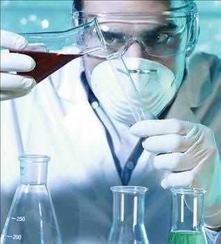 2003 ylnda 14 kiilik bir bilimsel danma kuruluyla kurulan Sense About Science, bugn 4 binin zerinde gnll bilim insan ve uzmandan oluan bir bilim kuruluu. Amac, basnda kan salk, teknoloji ve bilim haberleri hakknda deneyler, aratrmalar ve beyin frtnas yaparak doruyu ortaya karmak. zetle, medyann yaratt kafa karkln gidermek. Danmanlarn iinde Nobel dll bilim insanlar, doktorlar ve profesrler bulunuyor. Kresel snma, GDO, detoks ve radyasyon gibi konulardaki bilin karmaasn yok etmeyi amalayan grup, tartmal bilimsel konulara son noktay koyuyor. Sivil toplum rgtleri, organizasyonlar, kurumlar ve bireylerden gelen bilimsel sorular hibir karlk beklemeksizin uzmanlarna aktararak yantlamaya alyor.