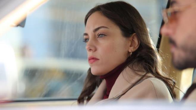 Barollerini yk Karayel ve Gkhan Alkan'n paylatklar Kalp At, getiimiz yaz banda ekran macerasna balamt. Ald yksek reytinglerle yeni sezonda da devam eden dizinin reytinglerinde yaanan dn ardndan, gn deiikliine gidilmiti.