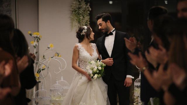 Kalp At son blmde Eyll bir anda ortadan kayboluyor. Ali Asaf her yerde onu aramaya balarken bir ok daha ortaya kyor. Bir eve gittii grnen Eyll, kapy alyor ve karsna babaanesi kyor.