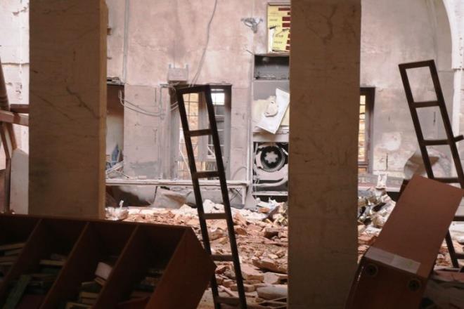 Can pazarnn yaand roketli saldr sonrasnda ekipler ve vatandalar yklan cami kubbesinin enkaznda kalan kiileri kurtarmak iin seferber oldu.