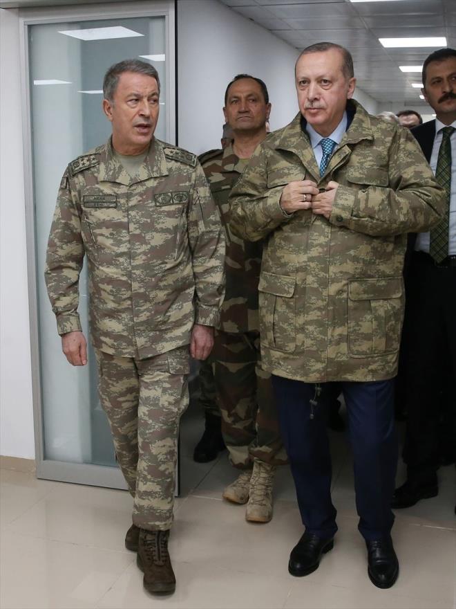Erdoan, Zeytin Dal Harekat'nn sevk ve idaresinden sorumlu olan 2. Ordu'nun Hatay'daki Harekat Merkezi'nde grev yapan askerlere hitaben yapt konumada, ulusal gvenlii salama nedeniyle Afrin&#8217;de gerekletirilen operasyonun blgeyi terr unsurlarndan temizlemeyi amaladna dikkati ekti.Cumhurbakan Erdoan, ulvi bir grev icra ettiklerini hatrlatt askerlere baar dileklerini de iletti.