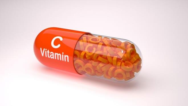 C vitamini: Souk algnlnn ilk belirtisinde, birok kii C vitaminine ynelir. Ancak C vitamininin, souk algnl virs zerinde bir etkisi olduuna dair ok az kant var. Baz aratrmalar dzenli C vitamini almnn souk algnl belirtilerinin sresini azaltmaya yardmc olabileceini ileri srse de souk algnl belirtileri grldkten sonra alndnda herhangi bir etki yaratmaz.