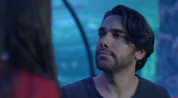 Yeim, Zeyno'ya yaplacak ilik tedavisi iin yllar sonra Ozan'n karsna kar. Hayat ile ilgili en ufak bir beklentisi olmayan Ozan'n hayatna Zeyno bir k demeti olarak der. Zeyno'nun hayat Ozan'n ellerindedir, ilik nakli iin yaralanmamas gerekmektedir. Kzna ilik nakli yapabileceini rendii gn ise Ozan kendini yine ilemedii bir cinayetin faili olarak bulur. Fakat bu sefer kendisini feda edemeyecei bir sebebi vardr&#8230; Kz Zeyno...