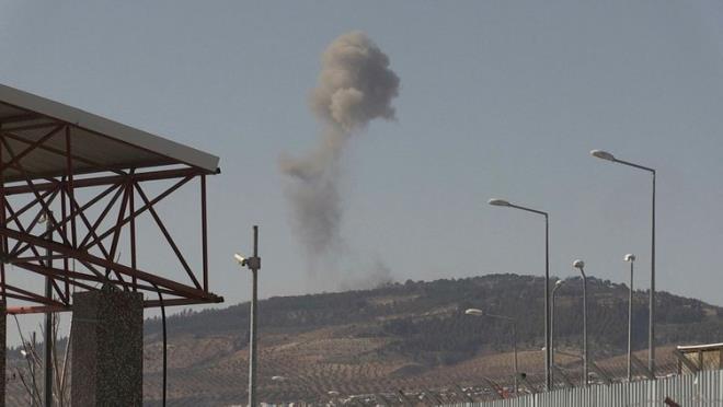 TRKYE'YE HAVAN SALDIRILARI BU BLGEDEN YAPILIYORDU!    TSK ve SO, Afrin'in dousundaki Azez'den sabah saatlerinde terr rgt PYD/PKK igalindeki Burseya Da'na ynelik operasyon balatmt. Baarl operasyon sonucu terr rgtnn elinden alnan Buseya Da'ndan Trkiye'ye ynelik havan topu saldrlar gerekletiriliyordu.