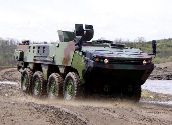 Yksek taktik ve teknik zelliklere sahip yeni nesil ok tekerlekli modler bir ara olan ARMA; stn hareket kabiliyeti, yksek mayn ve balistik koruma ile orta ve yksek kalibre silah sistemi entegrasyon opsiyonlarna sahip. Arma, en zorlu arazi koullarnda bile hizmet verebilmekte.