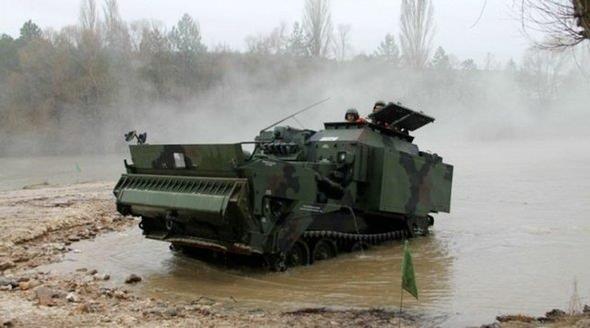 Aracn zerinde; termal kamera, sis havanlar, 2 adet su jeti, iklimlendirme ve KBRN Sistemi, Balast boaltma sistemi, dozer ba yer alyor.