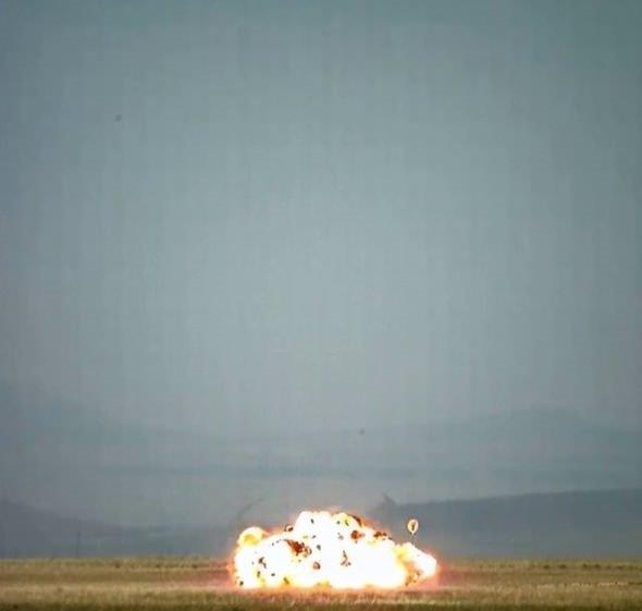 SOM FZESNN ZELLKLER    Yksek hassasiyetle hedefe yaklama 300 Km menzil (Menzili gelitiriliyor)