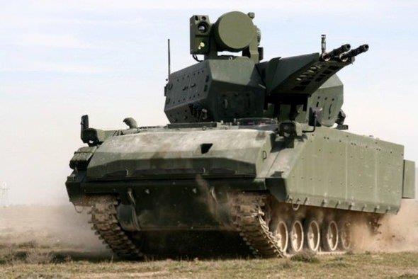 ATE gc MKE tarafndan retilen iki adet 35 mm'lik toptan oluan ve hareket halinde at yapabilen KORKUT, dakikada 1100 mermi atyor. Ayrca havada paralanan 35 mm parackl mhimmat da kullanlabiliyor. Menzili ise 4 kilometre.