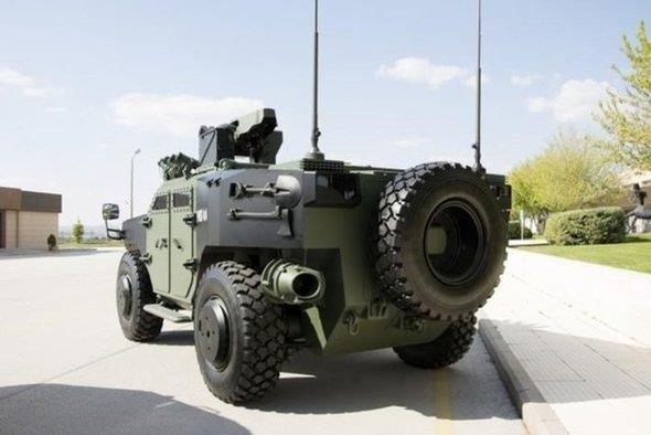 25-30 Bg/ton gcndeki ara 1.9 m'lik dk bir siluete ve amfibi zellie sahiptir. 5 kiilik mrettebat bulunan ara hibir hazrlk gerektirmeden derin ve akntl suda operasyon yapabilir.