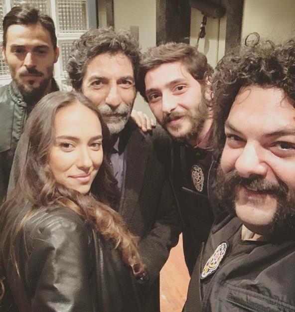 Bar Kraliolu (erde)    "ubeden arkadalarla baskn ncesi"