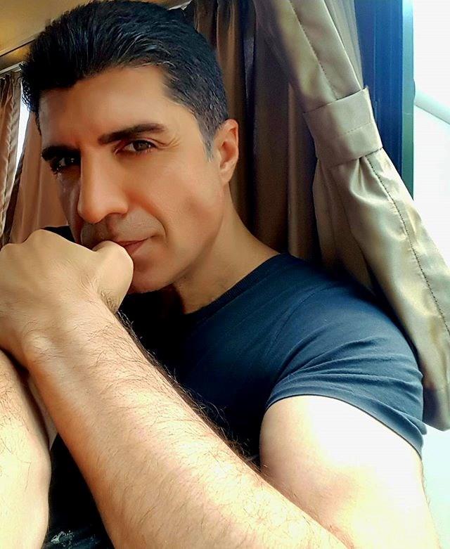 zcan Deniz (stanbullu Gelin)    stanbullu Gelin dizisinde Faruk karakterine hayat veren zcan Deniz, Instagram hesabndan sette ekilmi karesini paylaarak, "Hayat karavanda geiyor" mesajyla paylamda bulundu.