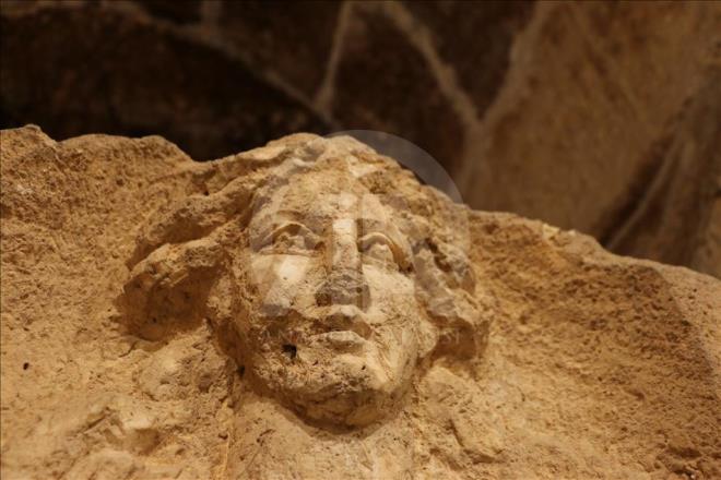 Yaklak 5 bin yllk bir gemii olduu tahmin edilen Baalbek, nce Fenikeliler, sonra Yunanllar ve daha sonra da Romallar tarafndan kutsal bir mekan olarak kabul edilmi ve nemli eserler ina edilmi.