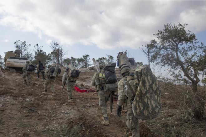 TRKYE O DNEMDE MNB NE DEMT?  Cumhurbakan Erdoan Mnbi'e SDG veya PYD'nin girmesinin ardndan ABD'ye terristleri Mnbi'ten karma konusunda uyar yapt. Bunun yerine getirilmemesi halinde de Trkiye'nin kendi iini kendi greceini vurgulad.