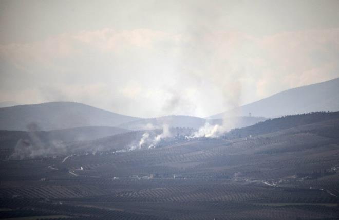 PYD MNB'TE SVL HALKI NASIL SNDRYOR?  Siviller Arap, Trkmen ya da Krt olsun PKK igalini reddediyorlar. PKK-PYD terr rgt ise kendi izgisinde olmayan Krtleri dahi srgn ediyor. Bu amala evlere zorla el konuluyor. Mnbi'in igalinin ilk gnlerinde terristler tapu daireleri ve nfus dairelerini yakp, ykt. Blge halknn evlerini DEA terristleri olabilir gerekesiyle bombalayarak, ykt.