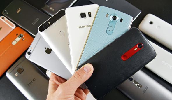 e-Devlet kaps zerinden yaplan kayt ileminde pasaport sahibi, ahsna ait bilgileri e-Devlet ifresi ile www.turkiye.gov.tr nternet adresinden sisteme girerek cihaz kaydn yaptrabilmektedir. e-Devlet kaps zerinden yaplan bavurularda kiiden herhangi bir belge talep edilmemekte olup kontroller elektronik ortamda yaplmaktadr.