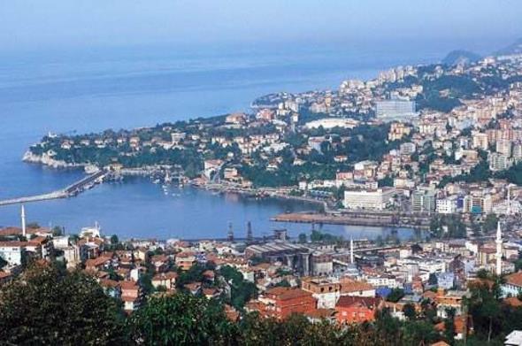 <p>ZONGULDAK</p>  <p>  Kent merkezinin zlmez Deresi'nin az ksmnda yer almas ve derenin ilk ada "Sandra" adyla anlmas, burada kurulan yerlemenin de "Sandaraca" adn tamas nedeniyle, zamanla bu adn Zonguldak'a dntn savlamaktadr.</p>