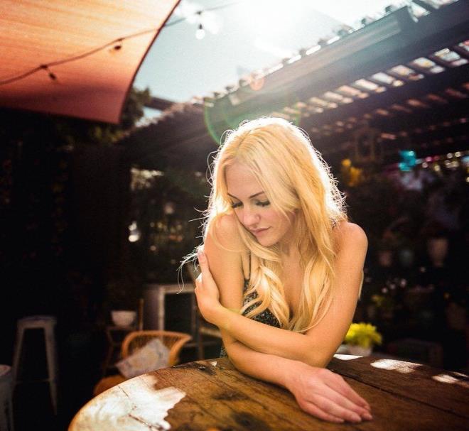 "Elimde yeni projeler var, onlar okuyorum&#8221; diyen Uzerli, "Babam brakmak gibi bir ey bu.  iin buradaym" ifadelerini kulland.