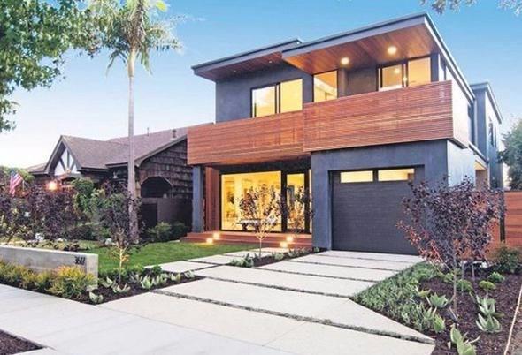 Los Angeles'ta aylk kiras 35 bin dolarlk (yaklak 135 bin TL) 3 oda 1 salon havuzlu dubleks villa kiralayan 27 yandaki oyuncu, 4 aylk kiray da pein dedii iddia edildi.     Ulusoy'un cebinden sadece konaklama iin yaklak 540 bin TL kt ne srld.     Ulusoy 2018 ylnda Netflix&#8217;te yaynlacacak bir projede yer alacak.