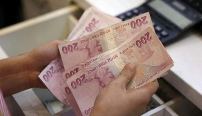 Terr eyleminin ortaya karlmas, etkilerinin azaltlmas veya bertaraf edilmesinin salanmasnda yardmc ve faydal olanlardan hayatn kaybeden sivillerin yaknlarna ikinci istihdam hakk verilecek.