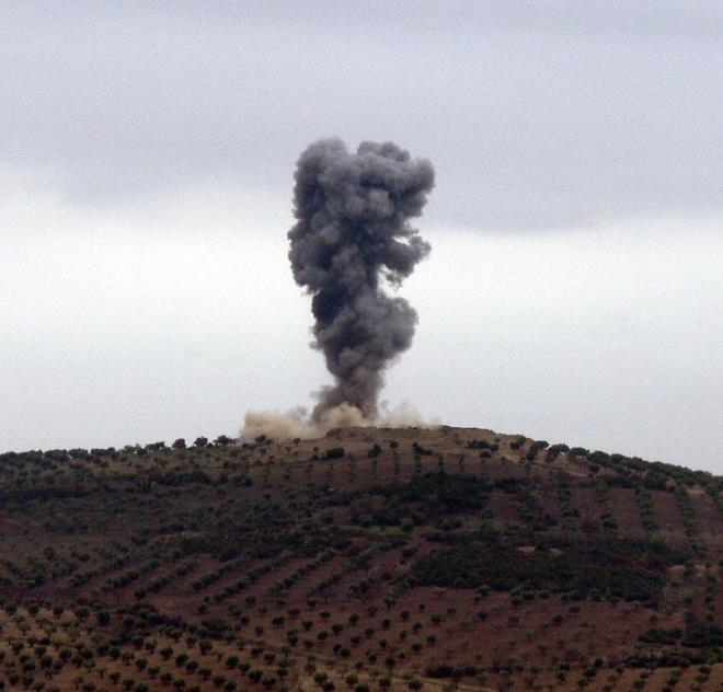 PKK'NIN AFRN OLUUMUNDA NASIL BR YAPI VAR?  PKK terr rgt, operasyonda can kayplar olduuna dair yalan bilgileri, Afrin Salk Konseyi ad altndaki bir terr organ araclyla paylayor. PKK'l terristler ve onlarn destekileri bunu sosyal medya zerinden paylamlaryla Batl gazetecilere ulatryor. Bat medyas da "Afrin'deki Salk Konseyinin verdii bilgilere gre Zeytin Dal harekatnda u kadar sivil ld, bu kadar sivil yaraland" eklinde yalan haberler retiyor.