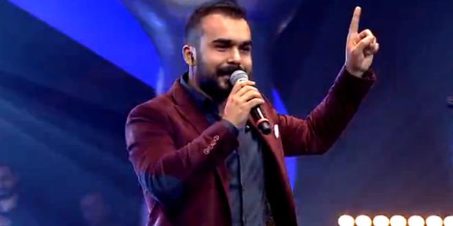 MUSTAFA BOZKURT O SES TRKYE 2013 BRNCS: O Ses Trkiye 2013 ampiyonu Mustafa Bozkurt Mustafa Sandal'n yarmacsyd.