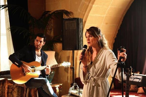 GLZAR YAYINDAN KALDIRALCAK YA DA ERKEN FNAL YAPTIRILACAK MI? Barollerine Zeynep Farah Abdullah ve Ebru Cndbeyolu'nun yer ald Glizar dizisinin final yapaca iddia edildi.