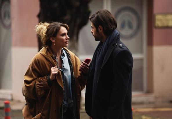 Glizar dizisi de erken final yapabilir reytingleri ok kt geliyor, hatta yayndan kaldrld son gelen bilgilerde vard. Ancak uan yayn hayatna devam eden dizinin akbetini bir sre sonra grebiliriz.