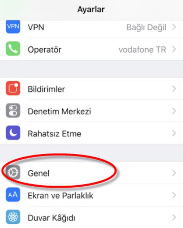 Touch ID'nin kalkmasyla birlikte artk home butonunu hibir iPhone'da grmeyeceiz. Az sonra yapacanz ayar deiikliiyle yeni iPhone'unuza bomba bir zellik ekleyeceksiniz!    nce Men'den Ayarlar/Genel'e girin.