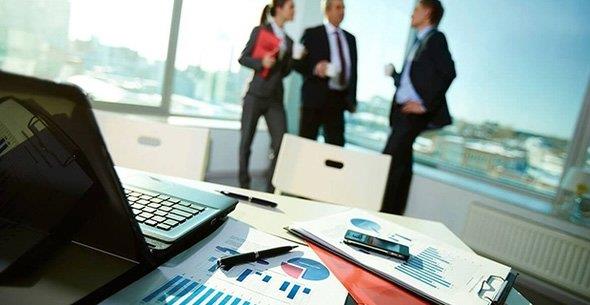 retim yapan irketler, fabrikalar ve tedarik zincirleri &#8220;Byk Veri&#8221;yi analiz edebilecek ve bilgi retebilecek veri analiz uzmanlarna ihtiya duyacak. 5 yl sonra veri analiz uzmanl sektrnn %20&#8217;ye varan bir art gstermesi bekleniyor.