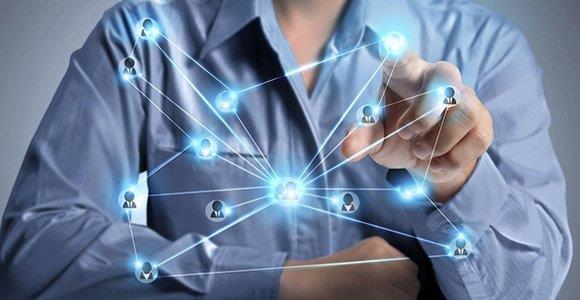 Gelien teknolojiyle birlikte robotlarn hayatmza dahil olmas artk kanlmaz. nmzdeki 30 ylda bu alanda byk bir ilerleme kaydedileceini dnrsek robot yazlmlar ve modelleme yapmak iin yapay zeka uzmanlarna ihtiya douyor.