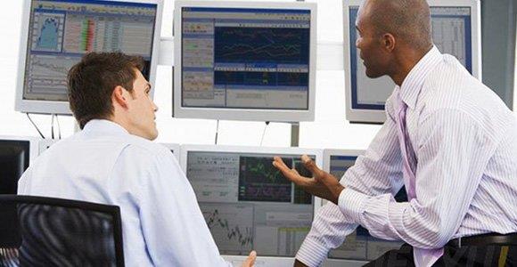 Akterya uzmanlar insanlarn yaamn etkileyen lm, hastalk, sakatlk, emeklilik gibi durumlar iin ve bununla birlikte mal varln etkileyen hrszlk, yangn, kaza, sel ve deprem gibi ngrlemeyen durumlar iin risk analizi yapar. Yaanan olaylarn finansal etkilerini gidermek iin gvenlik nlemi olan programlar hazrlar. Gelecek yllarda da finans sektrnn n olduka ak gzkyor.