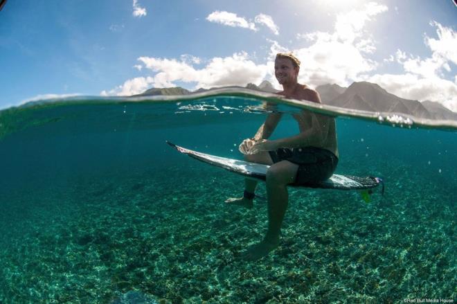 "Tekne limanda gvendedir. Ama teknenin amac bu deildir" Paulo Coelho
