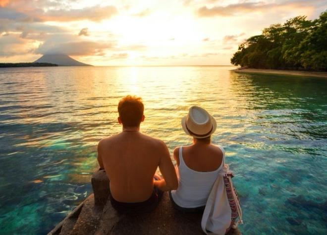 "Dnyay dolan. Grebileceiniz btn ryalarn en muhteemi!" Ray Bradbury