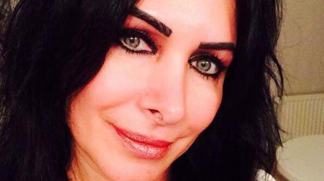 imdiye kadar birok albm karan Trk halk mziinin usta ismi, 100' akn sz ve bestesi kendisine ait olan eserleri var.