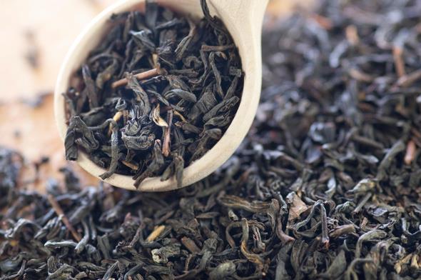 Siyah ay demlerken baz pf noktalarna dikkat edin. ncelikle, demleyeceiniz ayn temiz olmasna zen gsterin. ay demlie almadan birka kez ykamanz, ayn tozundan arnmasn salar.