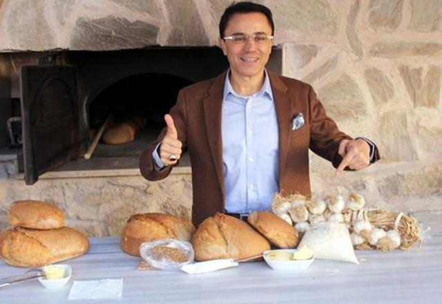 Konya da bir programa katlan Prof. Dr Ender Sara, konyada her 3 kiiden birinin obez olduunu belirterek, "Anadolu Kltrndeki Detoks Yntemleri ile ifal Bitkiler" konularnda bilgiler verdi.