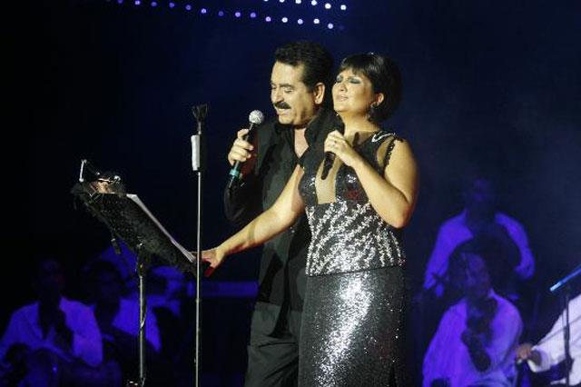 &#8220;zmir Fuar&#8217;nda brahim Tatlses ile sahneye kacaktk. Afiler baslmt. Ancak brahim Tatlses, beni kadrodan att. Yerime Sibel Can&#8217; ald. Byk hayal krklna uramtm. ok aladm. Sibel Can&#8217; yolasm vard. Sonra imdadma Muazzez Abac yetiti. Beni alt kadrosuna dahil etti.&#8221;